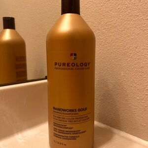 Pureology Nanoworks Gold Shampoo in Gold Bottle